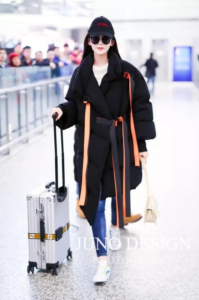 明星街头穿搭_街拍明星夏季穿搭图片_明星穿搭街拍