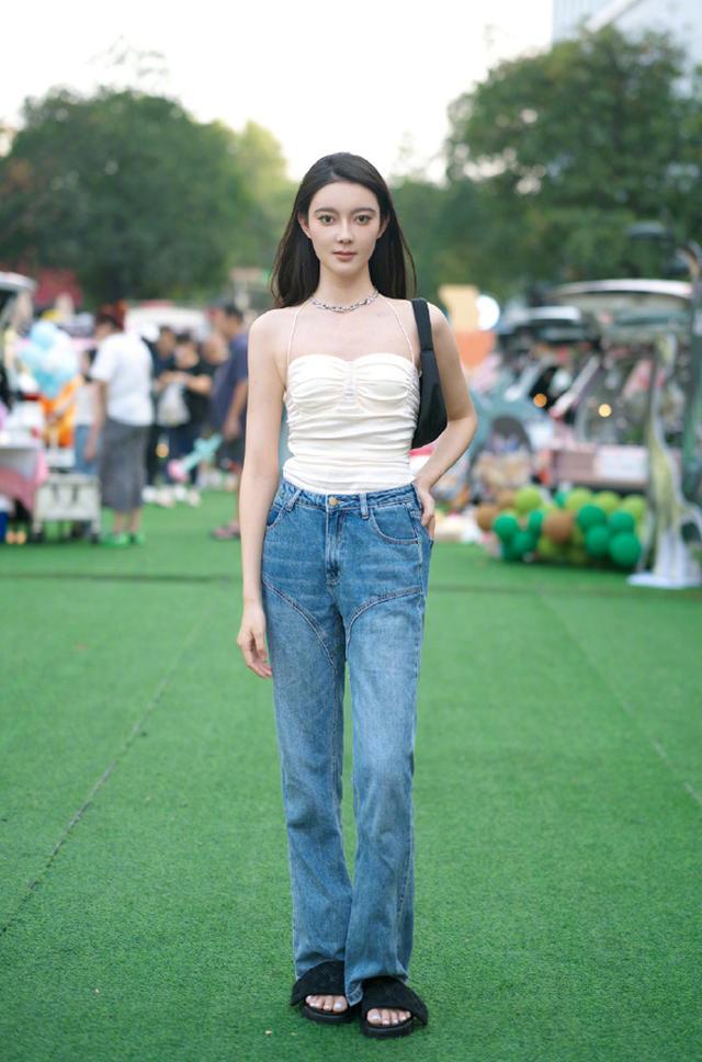 时尚搭配街拍_街拍搭配时尚的衣服_街拍时尚穿搭