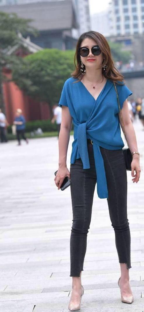 时尚搭配街拍_街拍搭配时尚女装_街拍搭配时尚图片