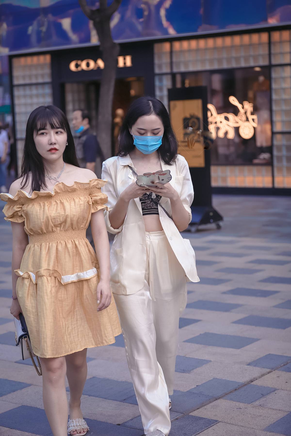 时尚搭配街拍_炫舞时尚旅行时尚达人怎么搭配_冬装时尚搭配街拍组图