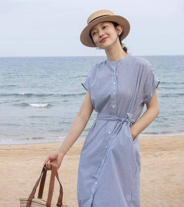 街拍夏季时尚搭配_时尚街拍牛仔裤搭配图片大全_时尚搭配街拍