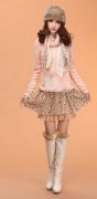 日式碎花假两件套连衣裙 演绎春日浪