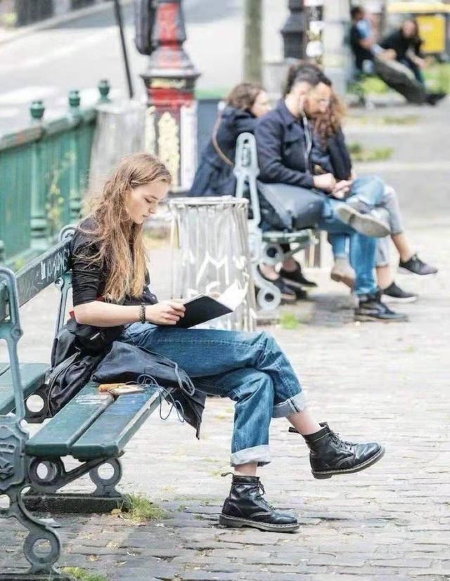 街拍时尚穿搭_时尚搭配街拍_街拍搭配图