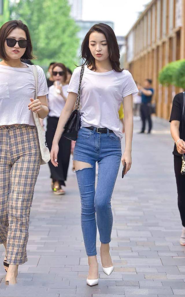 上海街拍时尚搭配_最新冬装时尚搭配街拍_时尚搭配街拍