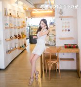 街拍小姐姐身材特别性感搭配时尚紧