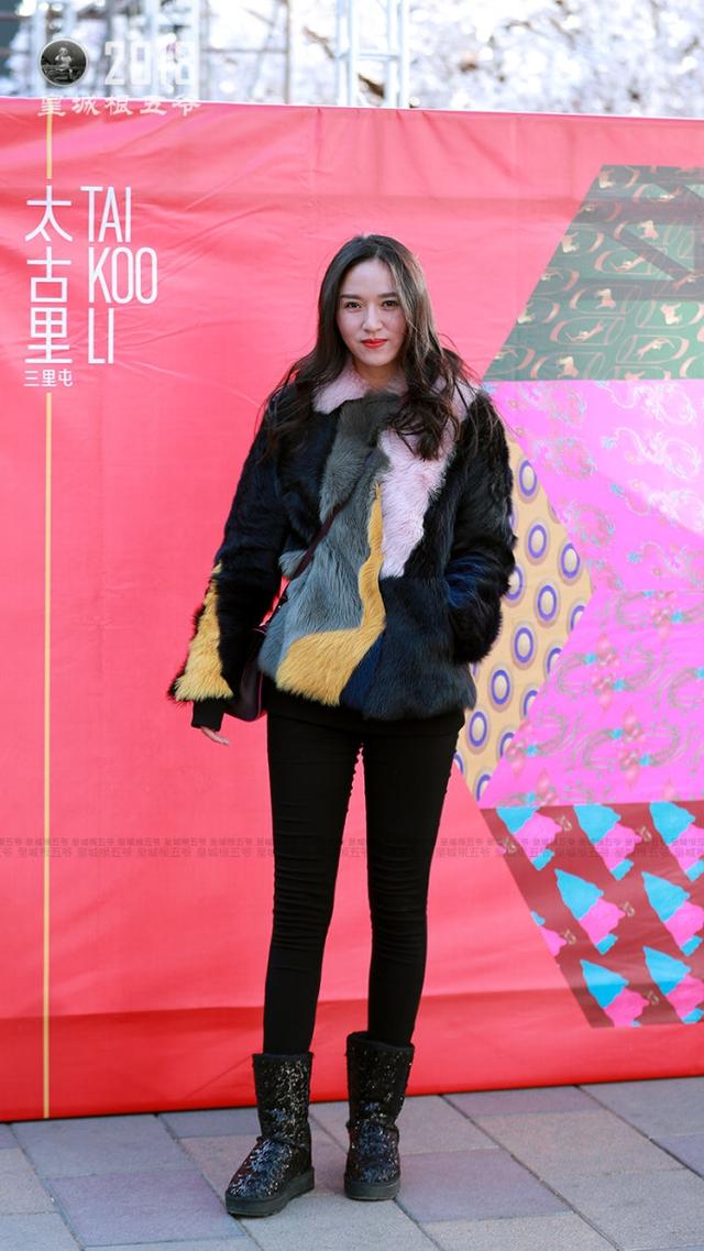 时尚搭配街拍_街拍搭配时尚女装_街拍搭配图