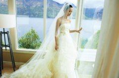 姚晨和曹郁新西兰完婚 街拍幸福小女