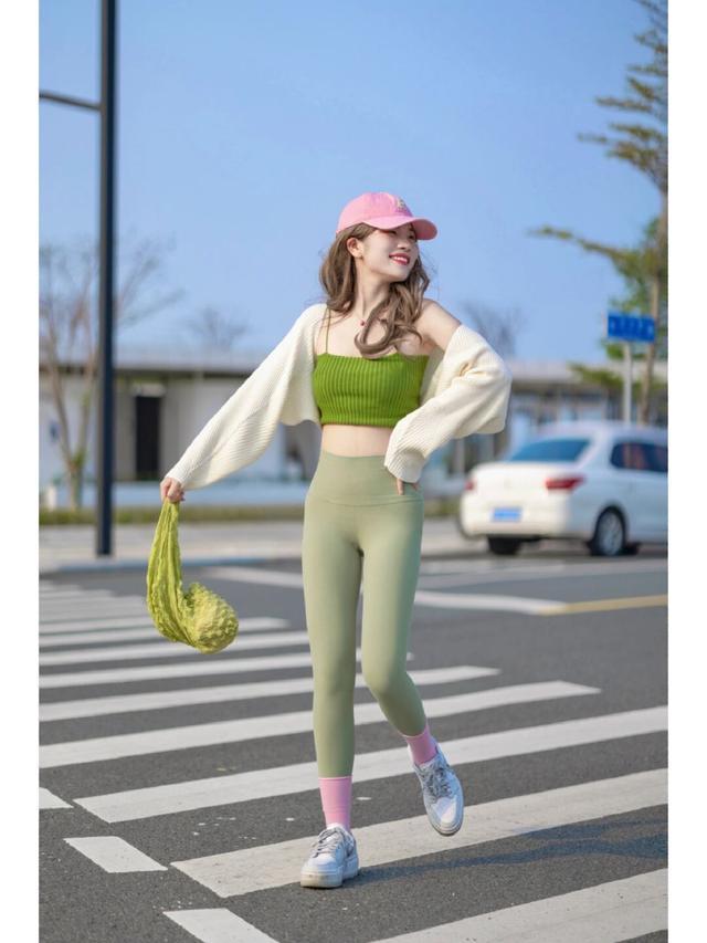 周迅街拍穿搭图片2016_成都美女穿搭街拍_明星穿搭街拍
