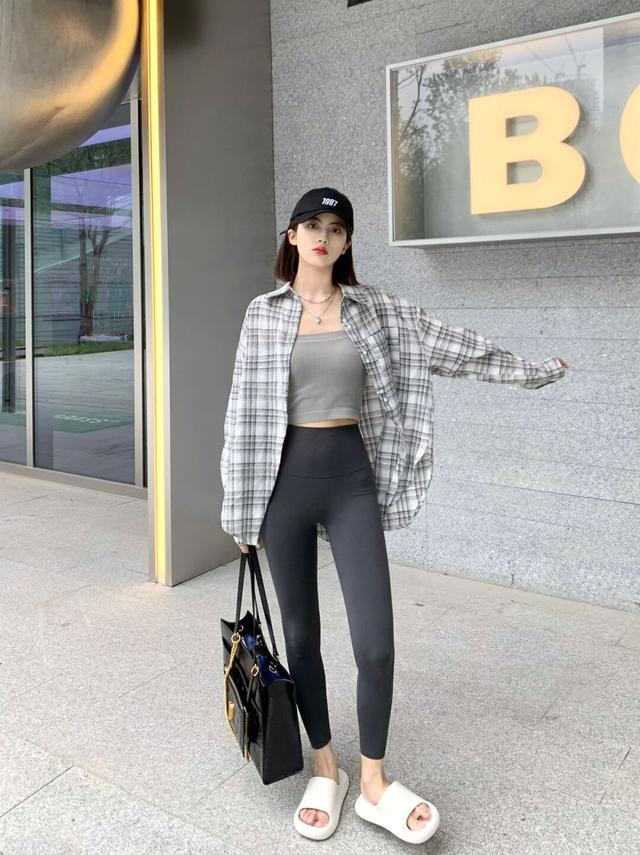 成都美女穿搭街拍_周迅街拍穿搭图片2016_明星穿搭街拍