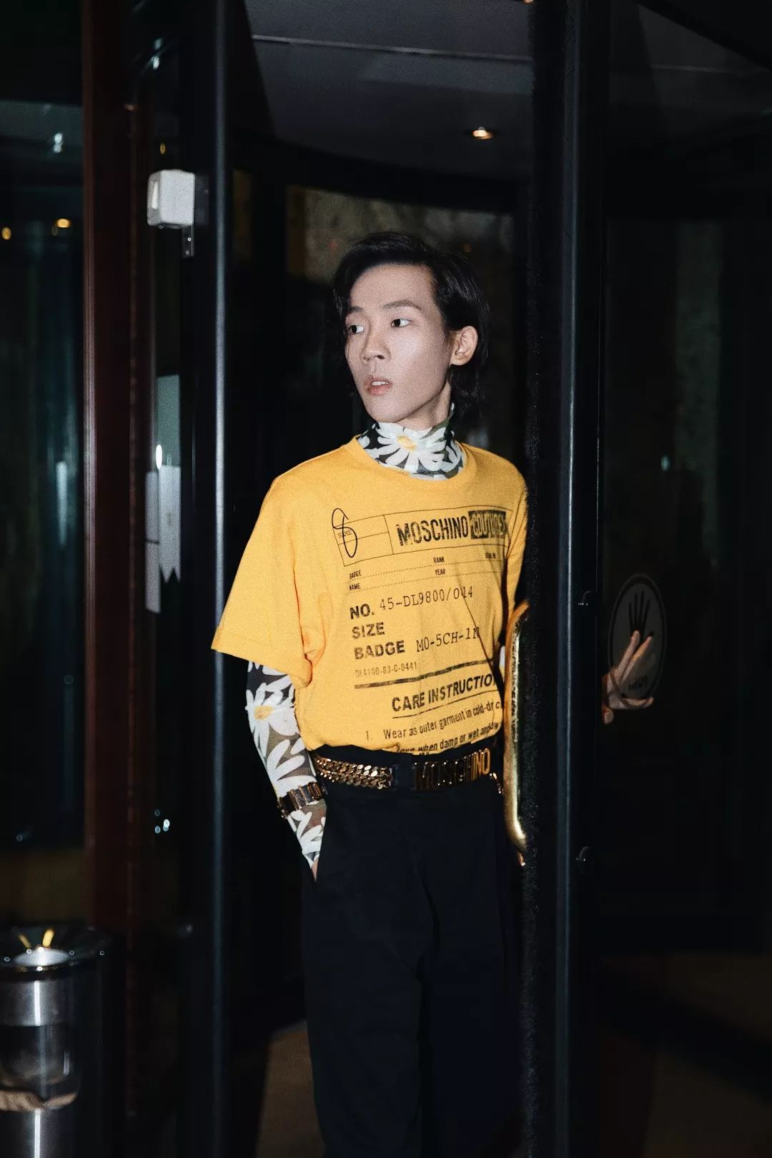 街拍时尚穿搭_街拍搭配时尚的衣服_时尚搭配街拍