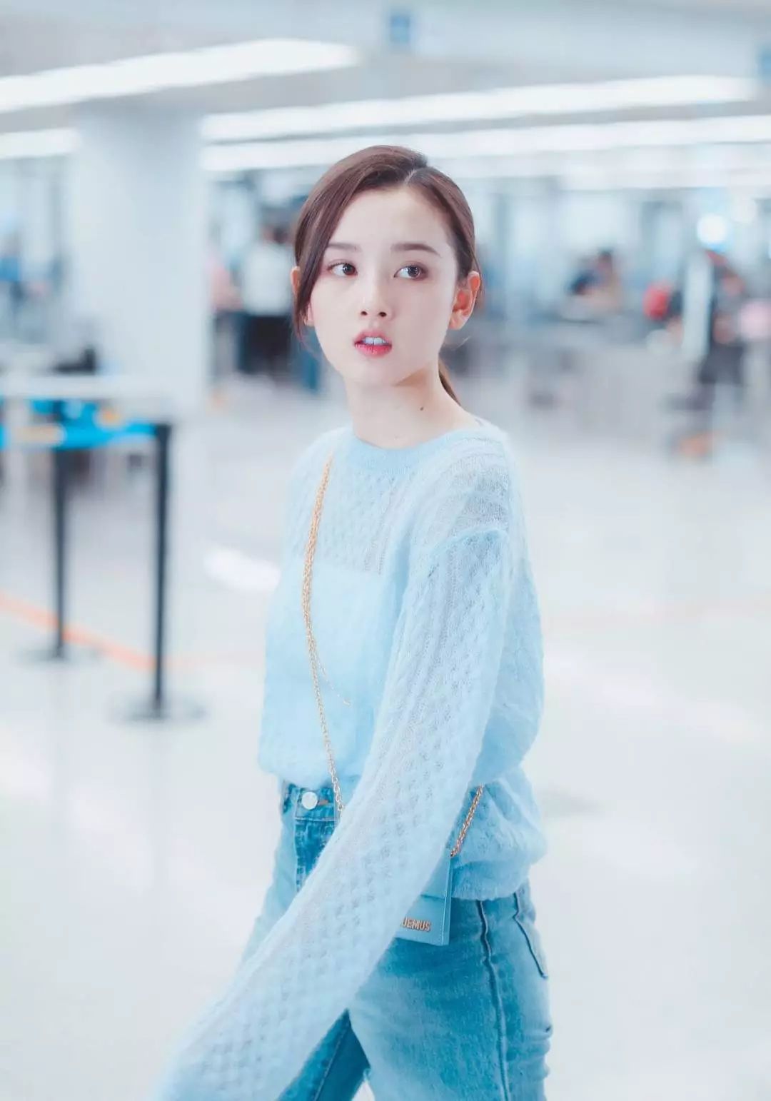 街拍美女穿搭_明星穿搭街拍_周迅街拍穿搭图片