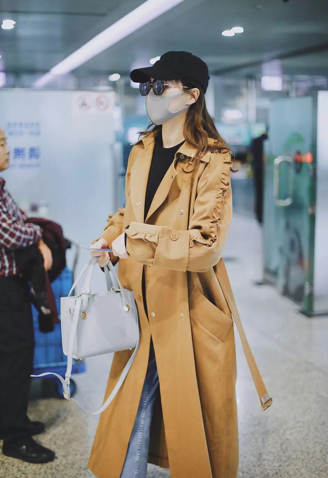 周迅街拍穿搭图片_街拍美女穿搭_明星穿搭街拍