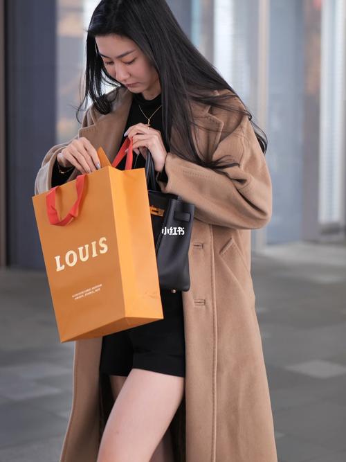 街拍时尚穿搭美女