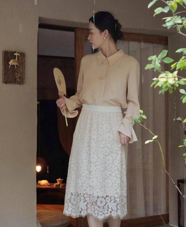 时尚搭配街拍_街拍夏季时尚搭配_时尚街拍牛仔裤搭配图片大全