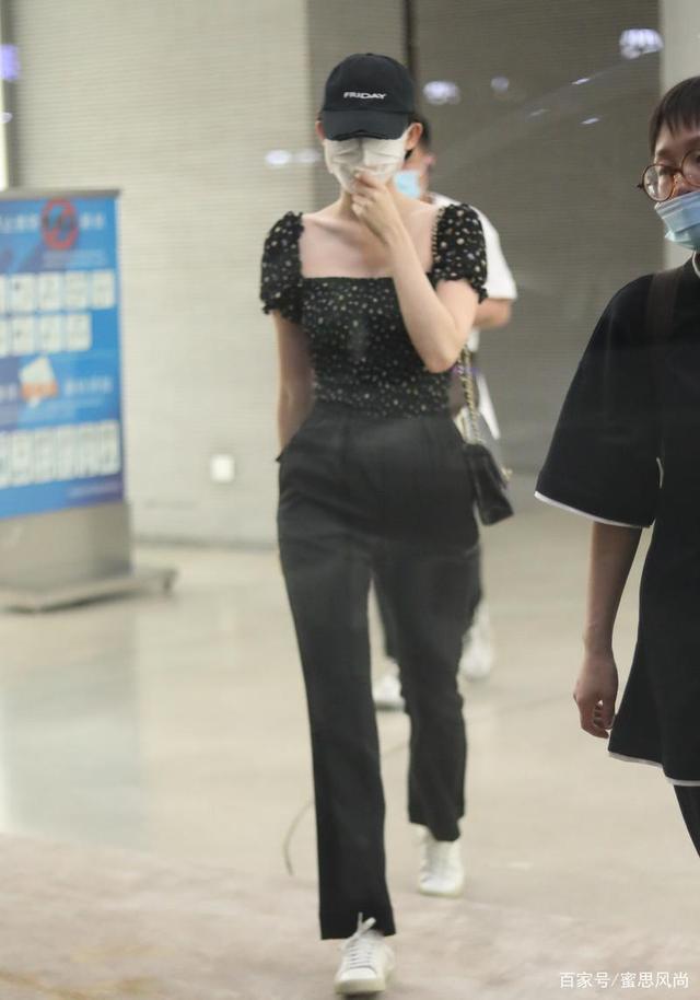 明星穿搭街拍_2017时尚穿搭图片街拍_明星街拍穿搭造型示范