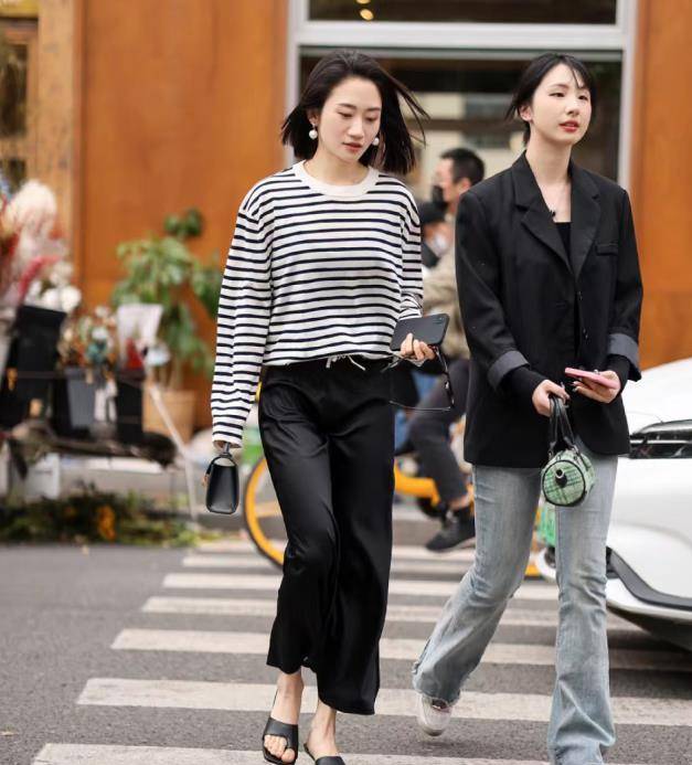 时尚搭配街拍_街拍搭配图_街拍搭配时尚的衣服