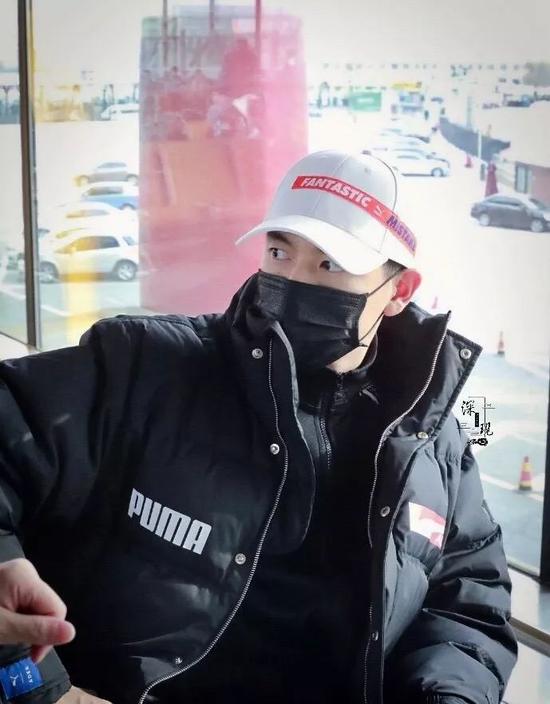 街拍明星夏季穿搭图片_明星时尚街拍_明星穿搭街拍