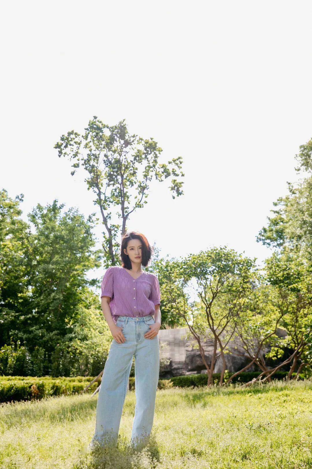 明星穿搭街拍_裘皮大衣穿搭街拍图片_街拍美女穿搭夏季牛仔裤
