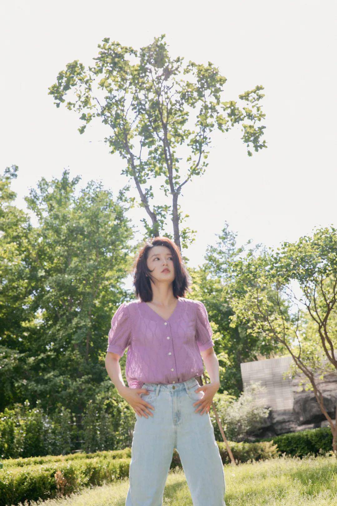 明星穿搭街拍_街拍美女穿搭夏季牛仔裤_裘皮大衣穿搭街拍图片