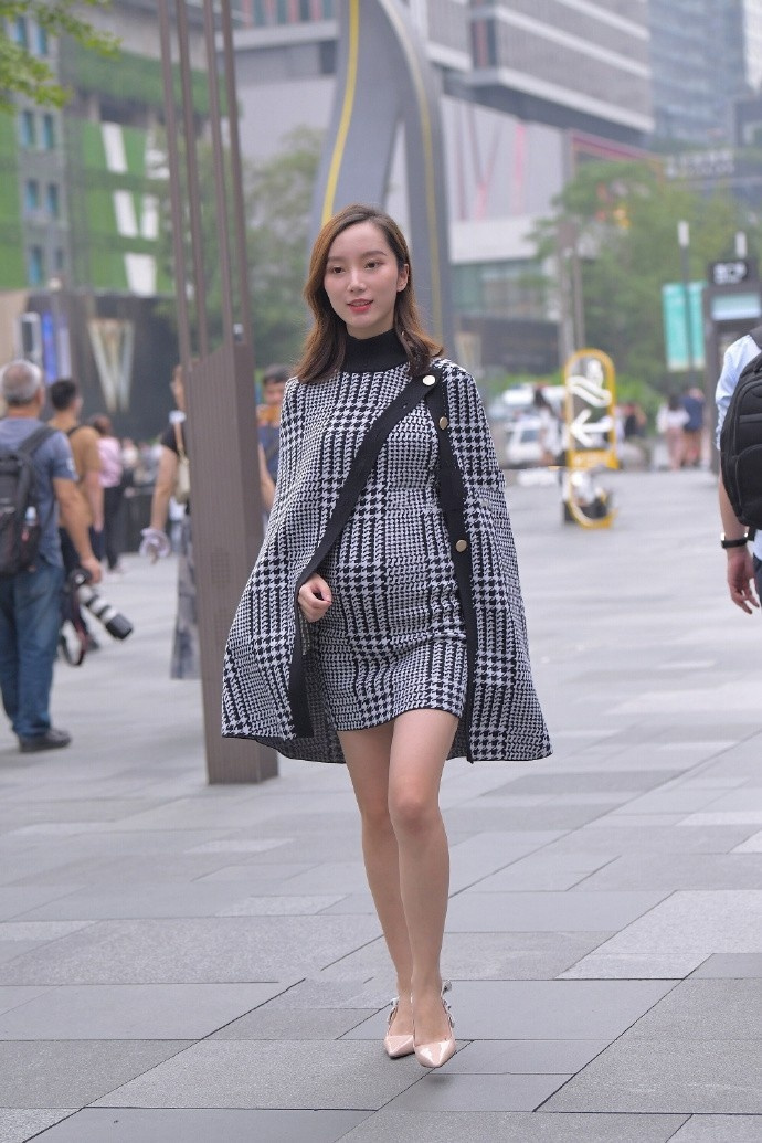 街拍时尚穿搭_时尚搭配街拍_街拍搭配时尚的衣服