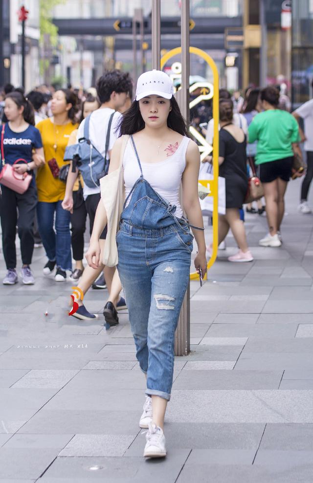 时尚搭配街拍_街拍搭配图_街拍搭配时尚图片