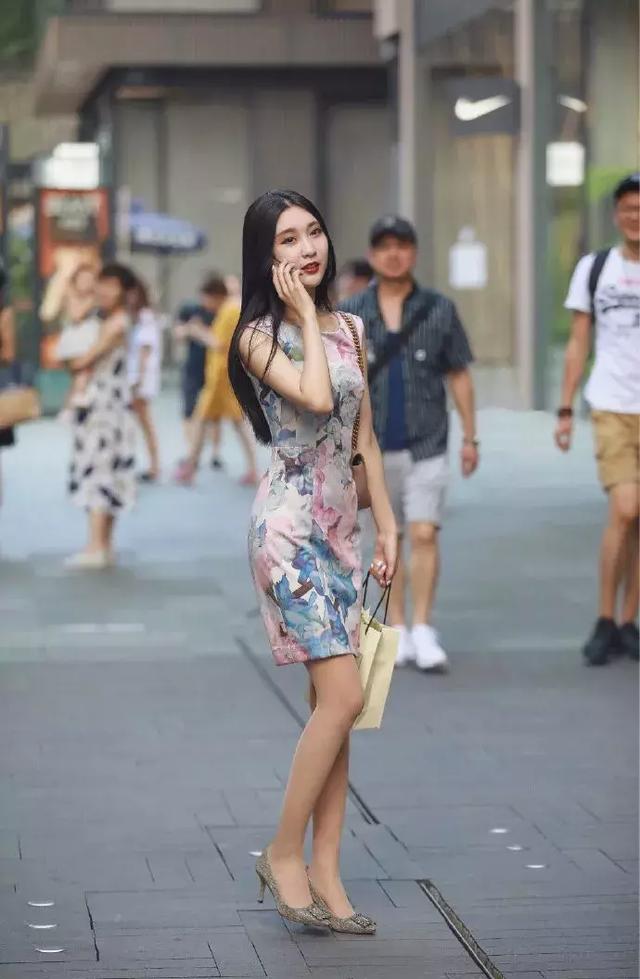 时尚搭配街拍_街拍搭配图_街拍时尚穿搭