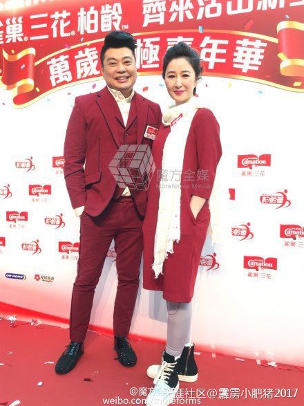 成都美女穿搭街拍_明星穿搭街拍_宋慧乔街拍穿搭图片