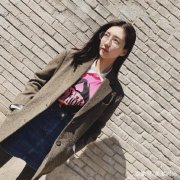 江疏影张嘉倪宋祖儿演绎浪漫春装记录美好瞬间