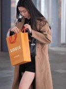 街拍时尚穿搭美女