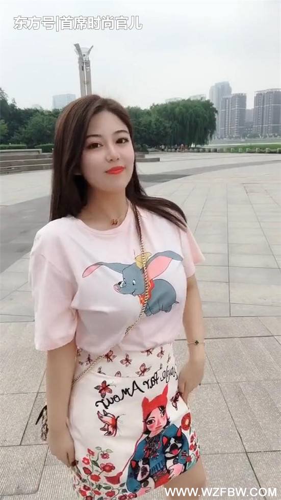 街拍明星夏季穿搭图片_明星街头穿搭_明星穿搭街拍