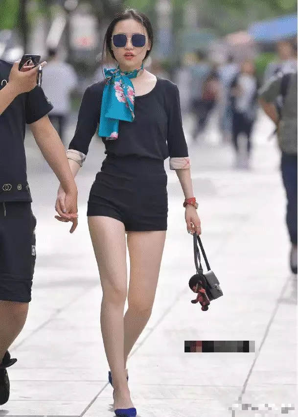 明星街头穿搭_明星时尚街拍_明星穿搭街拍