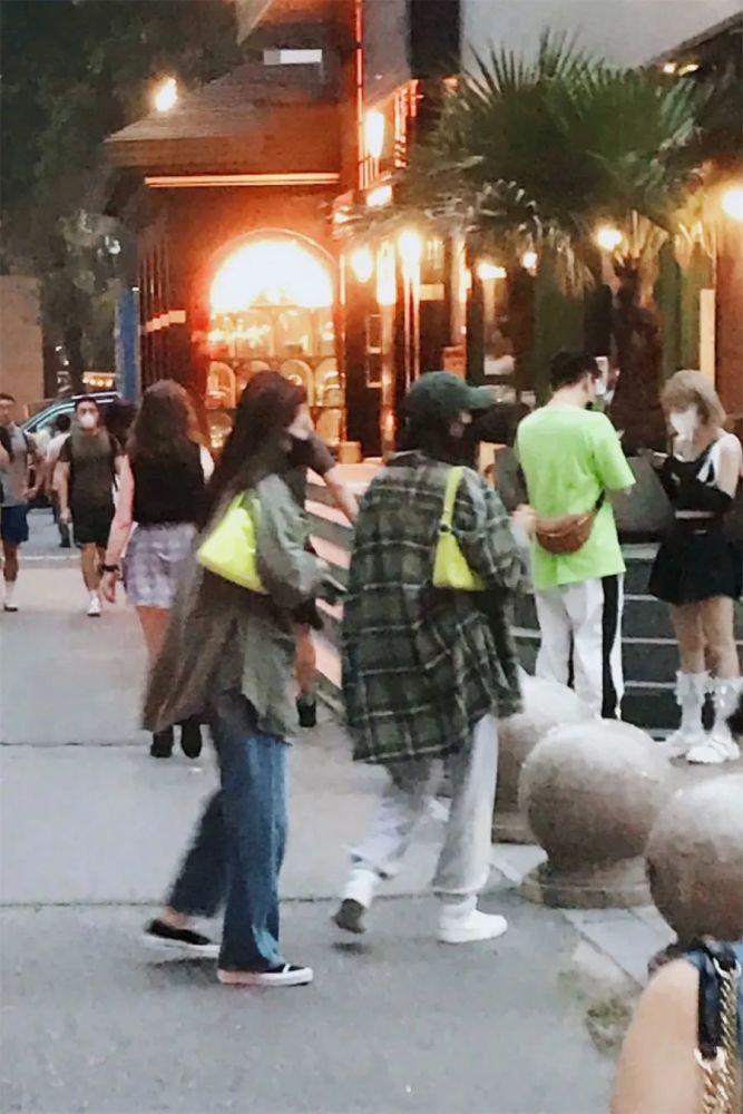 明星穿搭街拍_周迅街拍穿搭图片裙子_街拍牛仔裤美女穿搭2018夏