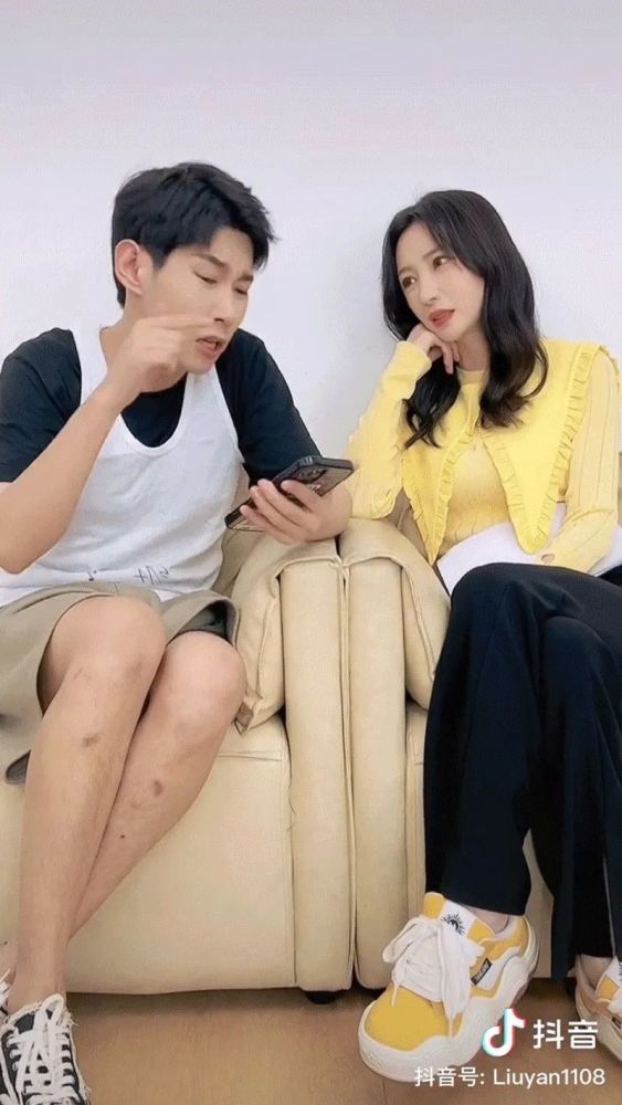 周迅街拍穿搭图片裙子_明星穿搭街拍_街拍牛仔裤美女穿搭2018夏