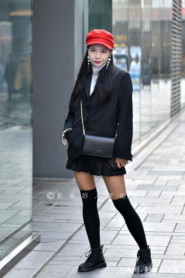 街拍时尚穿搭_街拍搭配时尚的衣服_时尚搭配街拍