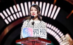 36岁张韶涵风格大转变从内衣外穿到渔网装连发型