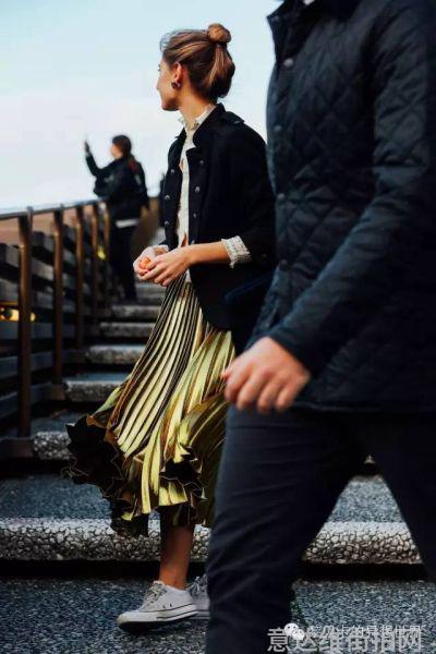街拍搭配时尚的衣服_街拍搭配图_时尚搭配街拍