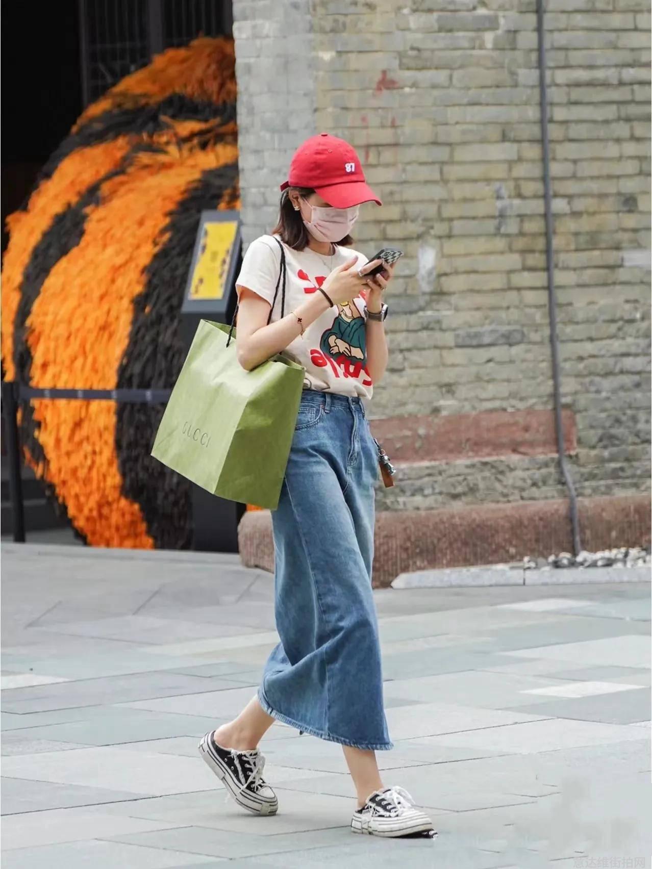 街拍搭配时尚图片_街拍搭配时尚女装_时尚搭配街拍