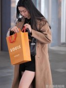 街拍时尚穿搭美女
