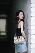 明星街拍鼻祖倪妮也太会穿了衬衫墨
