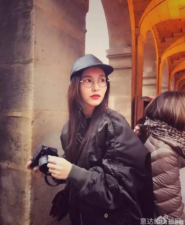 时尚搭配街拍_街拍搭配时尚女装_街拍搭配时尚图片