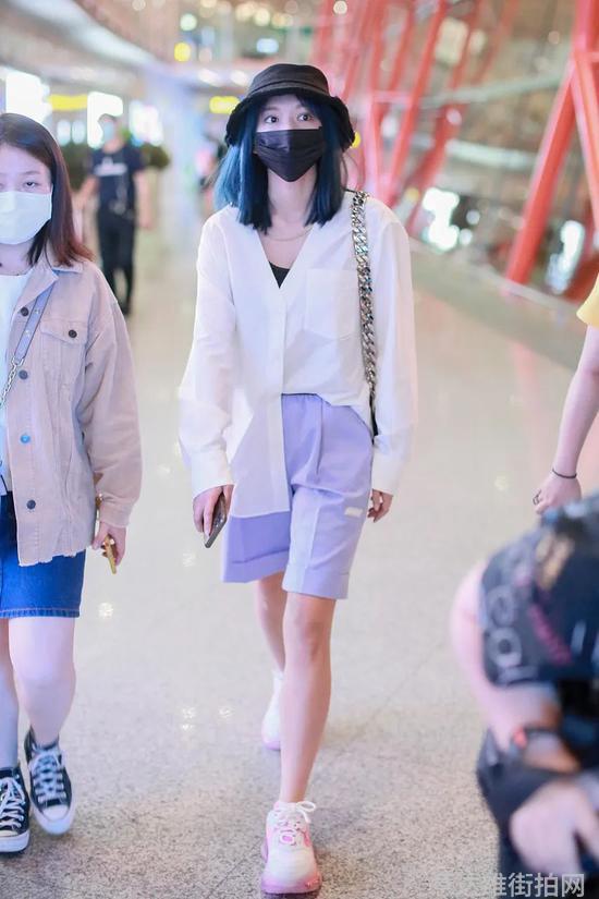 街拍明星_街拍明星夏季穿搭图片_街拍明星微博