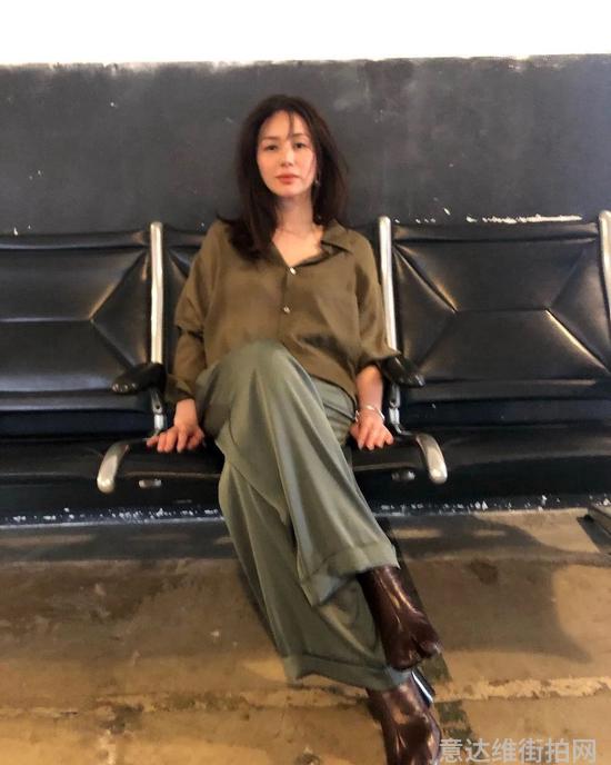 单肩斜跨女包女星街拍_热门单职业传奇_热门单品街拍