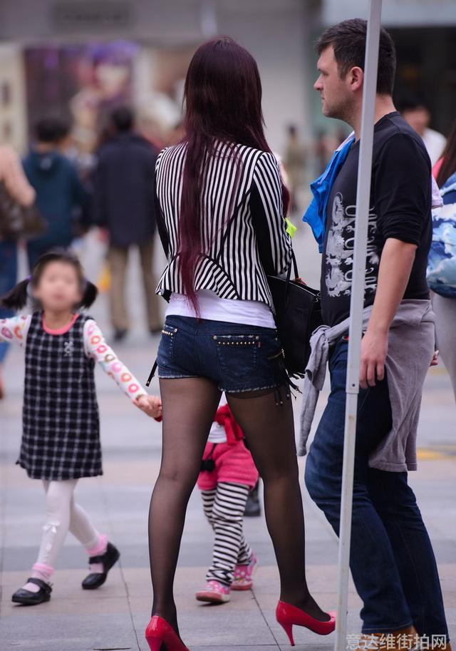 时尚搭配街拍_街拍搭配时尚图片_街拍搭配图