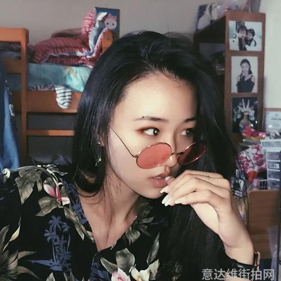 最新冬装时尚搭配街拍_冬装时尚搭配街拍组图_时尚搭配街拍