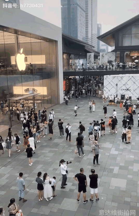 时尚博主街拍_街拍时尚博主是谁_时尚博主街拍最近