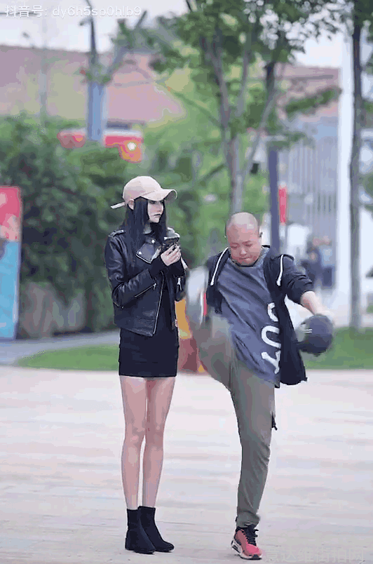 时尚博主街拍_街拍时尚博主是谁_时尚博主街拍最近