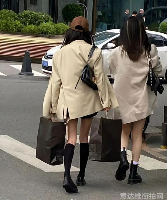 欧美明星街拍海报图_欧美ins街拍博主_花粉网欧美明星街拍