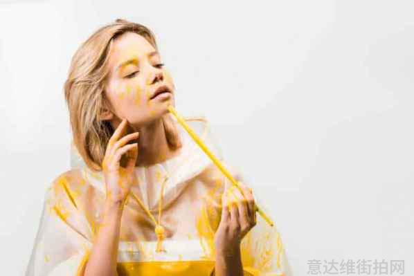 2020秋冬欧美街拍_欧美明星秋冬街拍_欧美明星秋冬新款街拍