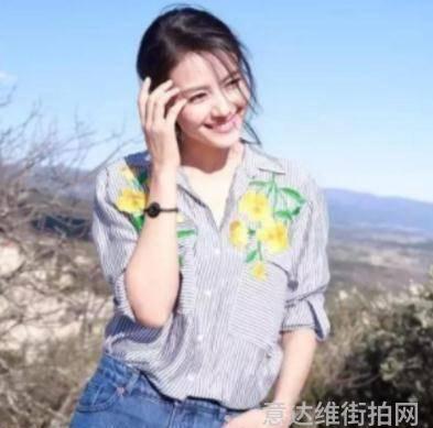 明星街头穿搭_明星穿搭街拍_街拍明星穿百褶裙搭配图片