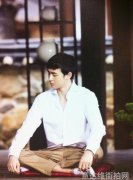 盘点维尼夫妇尼坤街拍 时尚潮男尽显